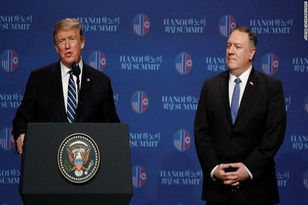 Tổng thống Mỹ Trump và Ngoại trưởng Mỹ Mike Pompeo trong buổi họp báo. Ảnh: CNN