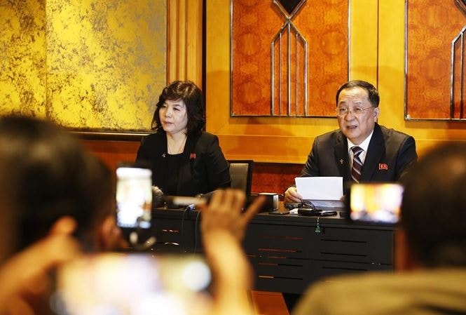 Bộ trưởng Ngoại giao Triều Tiên Ri Yong Ho chủ trì họp báo về Hội nghị Thượng đỉnh Mỹ-Triều lần thứ hai. (Ảnh: Lâm Khánh/TTXVN)