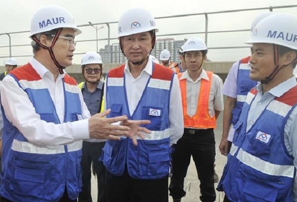 Bí Thư Thành ủy TP HCM Nguyễn Thiện Nhân thi sát tuyến metro số 1