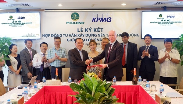 Lễ ký kết hợp tác của Phú Long và KPMG.