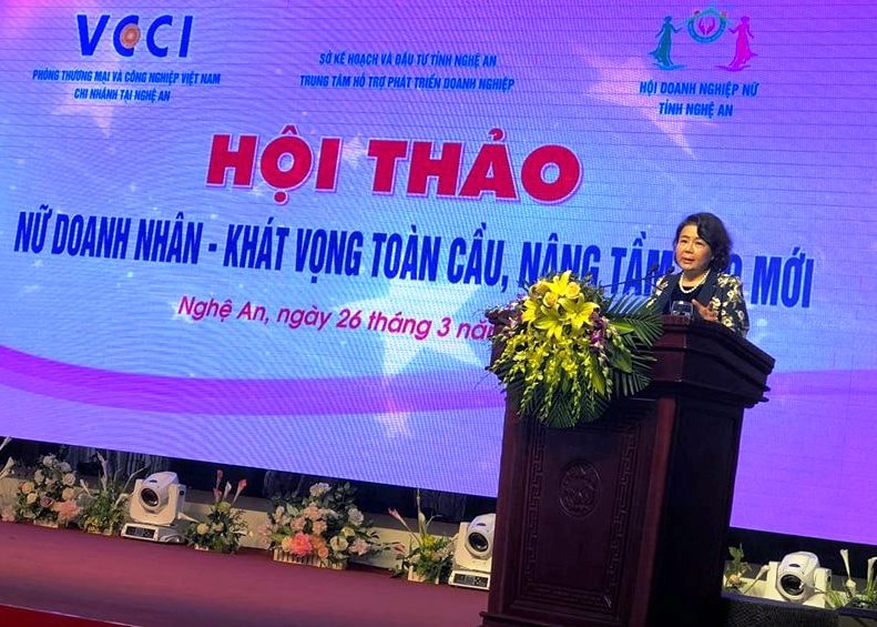 Bà Nguyễn Thị Tuyết Minh cho rằng, công nghệ đã hỗ trợ cho kinh doanh sản xuất đi đến thành công ngắn hơn rất nhiều so với các con đường kinh doanh truyền thống