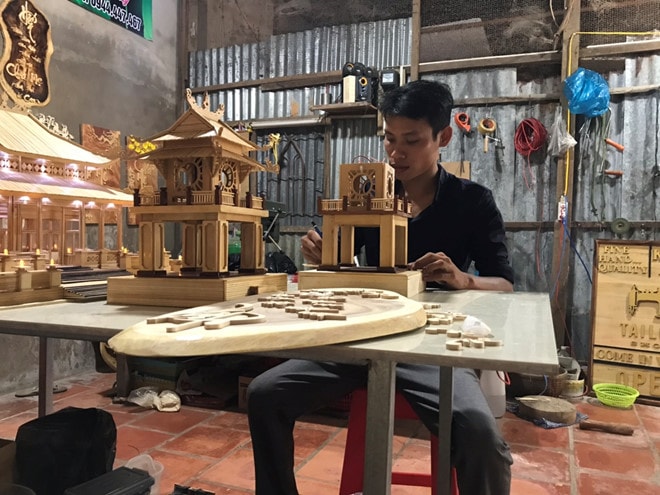 Mô hình Khuê Văn Các được anh Linh chế tác thu nhỏ bằng tăm tre
