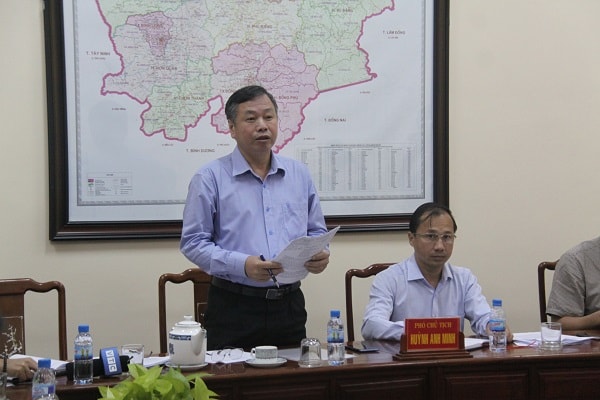 Ông Minh cho rằng, đầu tư cơ sở hạ tầng rất cần thiết nhất là hạ tầng giao thông kết nối toàn tỉnh. Trong điều kiện khó khăn, hỗ trợ từ ngân sách Trung ương có hạn nên kêu gọi đầu tư BOT là rất cần thiết. Đến nay, các dự án đầu tư BOT Bình Phước còn rất khó khăn, nhà đầu tư phần nhiều còn lỗ? 