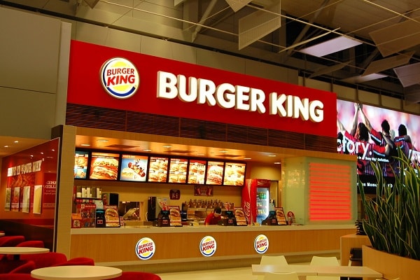 Burger King vấp phải scandal quảng cáo ăn bánh bằng đũa