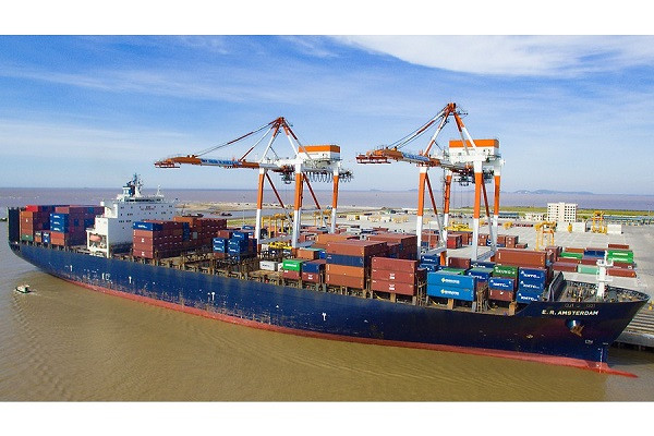 Tàu E.R AMSTERDAM trọng tải 67.557 DWT, sức chở 6.008 TEU