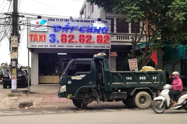 Chiếc xe bị 