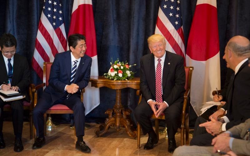 Tổng thống Trump tiếp đón Thủ tướng Nhật Bản Shinzo Abe trong chuyến công du đến Mỹ vào thứ Sáu vừa qua