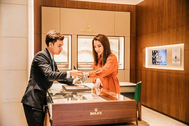 Chuỗi cửa hàng Rolex đã có mặt tại 2 thành phố lớn là Hà Nội và TP. Hồ Chí Minh