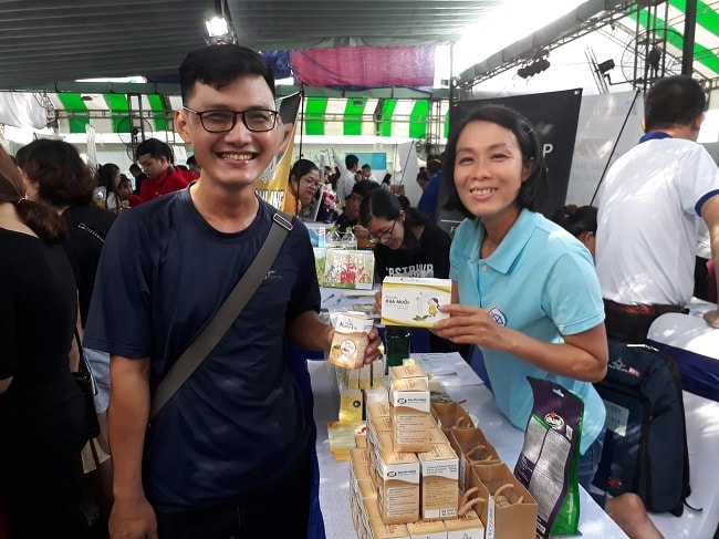 Startup được tạo không gian để chia sẻ những khó khăn của dự án mình với những nhà cố vấn. Trong ảnh: Dự án khởi nghiệp nông nghiệp tham gia một sự kiện tại SIHUB. Ảnh: Hà Thế An.