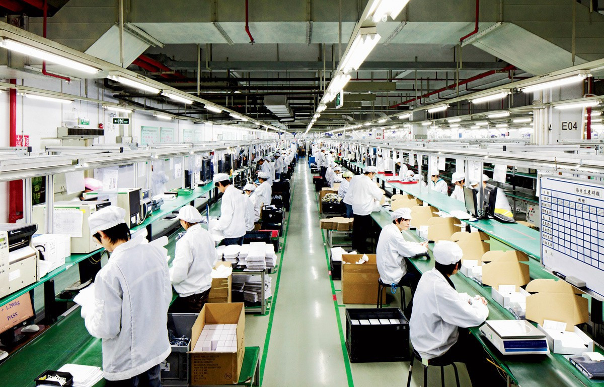 Công nhân tại Nhà máy Foxconn - Trung Quốc