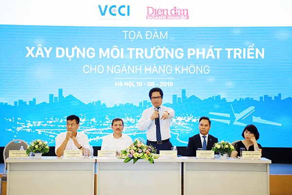 p/VCCI đã chủ trì tổ chức đối thoại giữa các bên nhằm xóa bỏ bất đình đẳng giữa các doanh nghiệp thuộc hai thành phần kinh tế tư nhân và nhà nước.