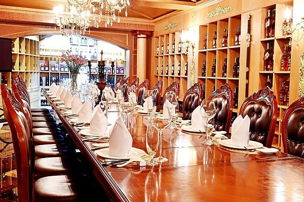 Một phòng ăn mang phong cách Châu Âu tại hầm rượu của công ty Hải Đăng