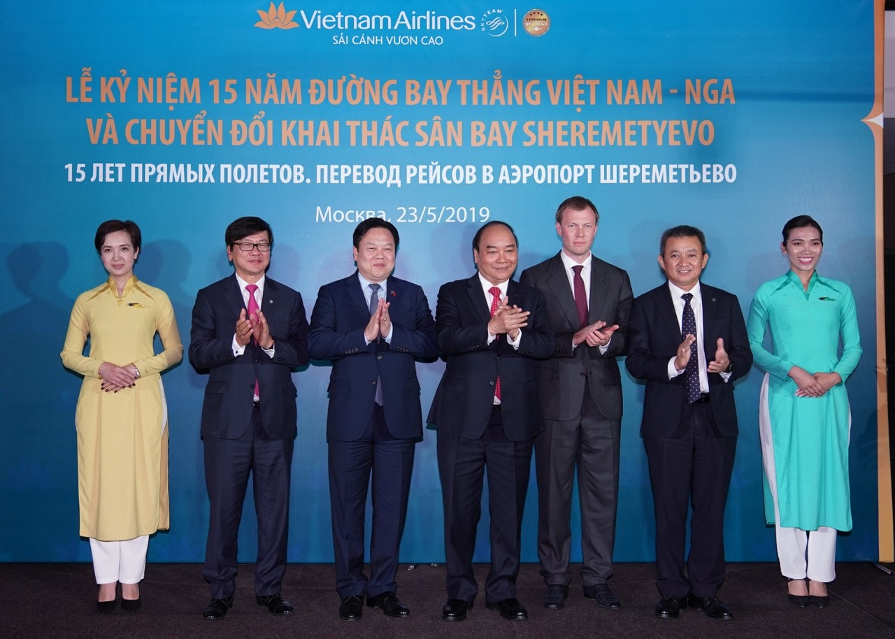  Thủ tướng đánh giá cao thành công của Vietnam Airlines đã 15 năm giữ vững đường bay thẳng kết nối trực tiếp Việt Nam và Liên bang Nga