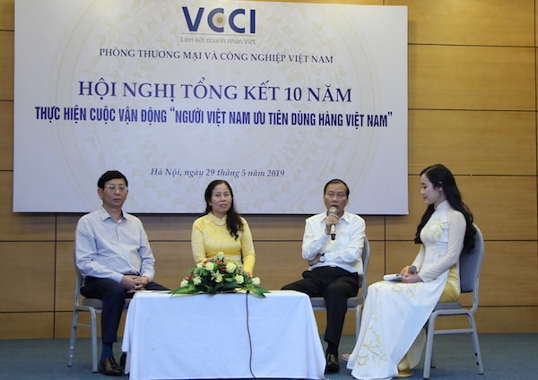 Sáng ngày 29/5, Phòng Thương mại và Công nghiệp Việt Nam (VCCI) Hội nghị Tổng kết 10 năm thực hiện Cuộc vận động “Người Việt Nam ưu tiên dùng hàng Việt Nam”