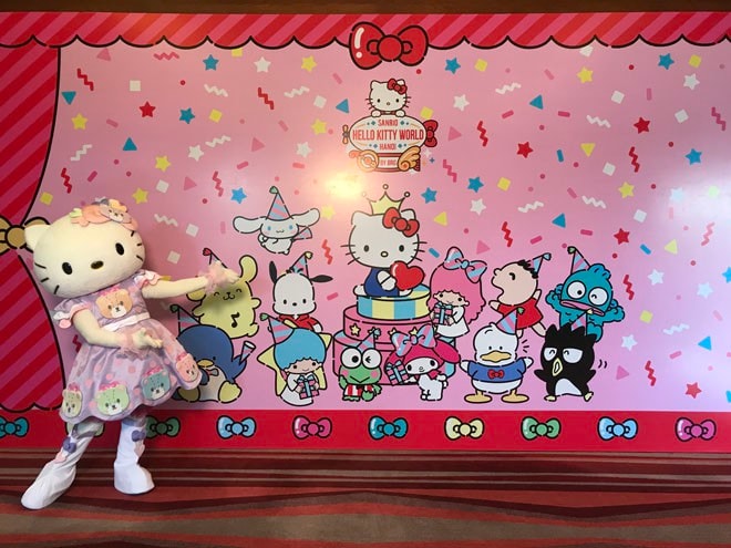 Nhân vật Hello Kitty đáng yêu tại sự kiện công bố dự án Sanrio Hello Kitty World Hanoi by BRG