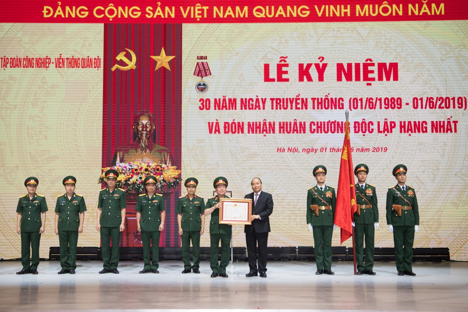 Viettel don nhân huân chương