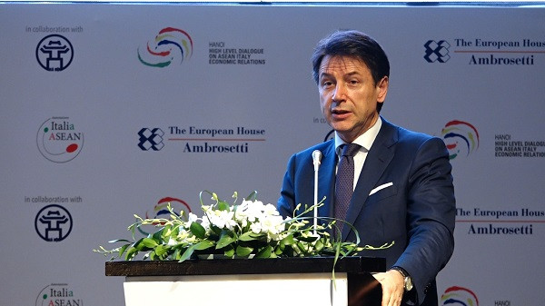 Thủ tướng Ý Giuseppe Conte phát biểu tại