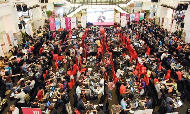 Hackathon AngelHack 2016 thu hút nhiều đội thi. Ảnh: Vulcanpost