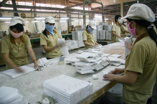 Hà Nội cần tăng cường hỗ trợ doanh nghiệp mới trong việc định hướng chiến lược, tầm nhìn dài hạn, khuyến khích doanh ngiệp sản xuất các sản phẩm có hàm lượng công nghệ giá trị gia tăng cao, hướng đến mở rộng thị trường xuất khẩu.