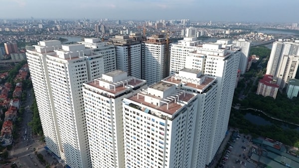 Mặc dù đã bàn giao nhiều năm nay nhưng nhiều tòa tại khu chung cư HH Linh Đàm vẫn đang mỏi mòn chờ sổ hồng
