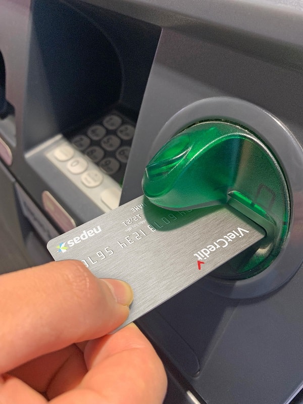 Thẻ Vay VietCredit với gồm không giới hạn số tiền rút đến 100% hạn mức, không lãi suất trong 7 ngày đầu tiên từ khi kích hoạt thẻ và không các loại phí được người dân tin dùng.