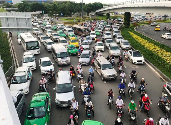 Đề xuất gắn hộp đèn với xe hợp đồng điện tử gặp phản ứng từ nhiều phía.