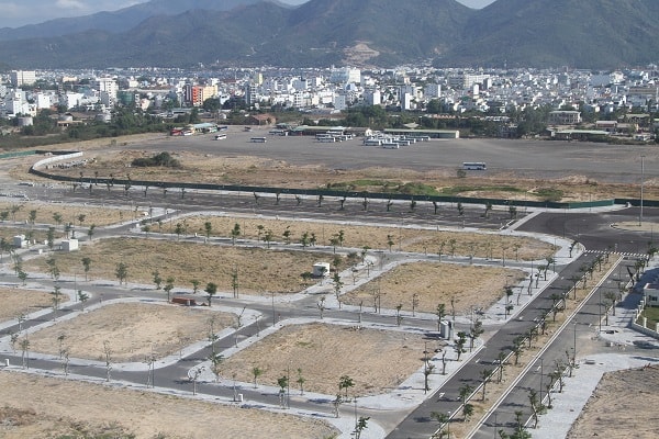 Bên trong dự án Khu trung tâm đô thị Thương mại Dịch vụ Tài chính Du lịch Nha Trang (quỹ đất thanh toán cho các dự án BT tại các hợp đồng dự án) do Cty Phúc Sơn làm chủ đầu tư