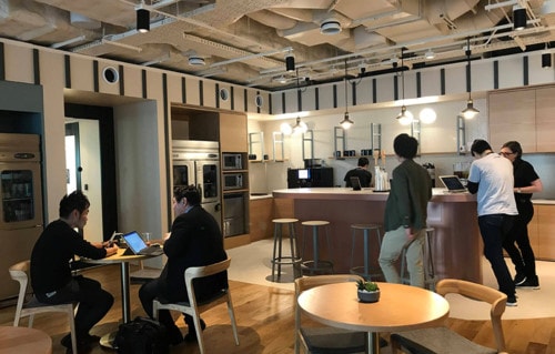 Hoạt động bên trong không gian làm việc chung của WeWork