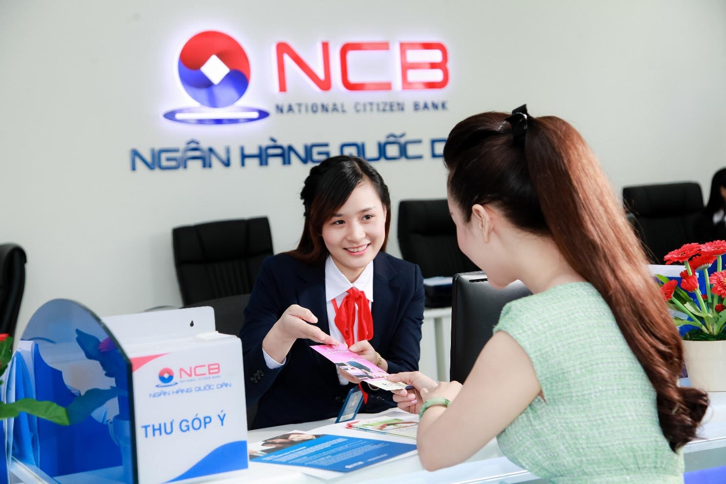  từ ngày 24/6 đến hết ngày 14/9/2019, khách hàng tham gia gửi tiết kiệm với số tiền 50 triệu đồng tại NCB với kỳ hạn từ 01 tháng trở lên sẽ có cơ hội nhận ngay những phần quà phục vụ cho hoạt động ngoài trời 