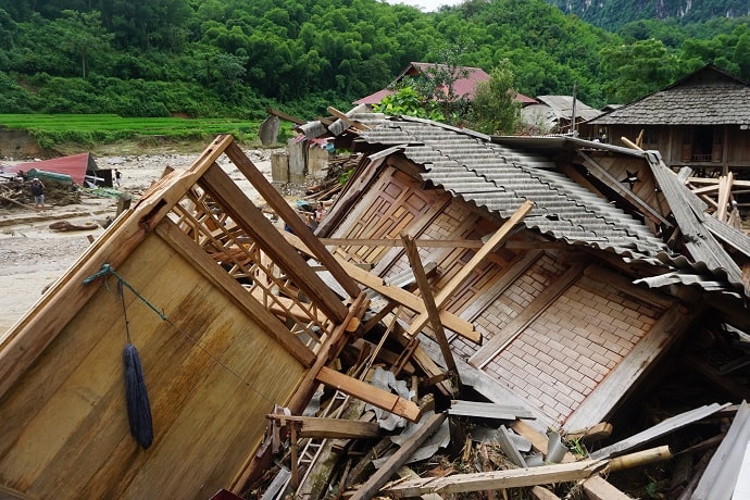 Những ngôi nhà đổ nát, tan hoang trong cơn lũ tại Thanh Hóa