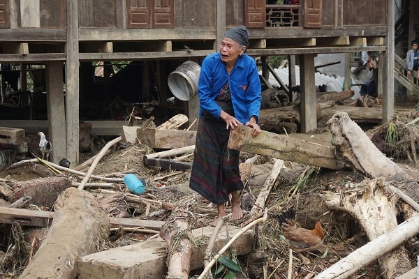 Tiếng gào khóc, nước mắt bao phủ quang bản nghèo vùng biên