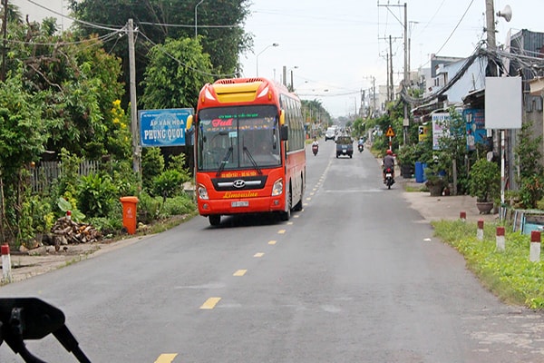 p/44 năm sau ngày Miền Nam hoàn toàn giải phóng QL 80 vẫn nhỏ như đường làng.