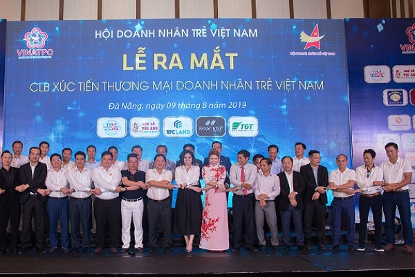 Lễ ra mắt Câu lạc bộ Xúc tiến thương mại Doanh nhân trẻ Việt Namp/- thể hiện rõ sự nỗ lực cố gắng hợp tác của công đồng Doanh nhân trẻ Việt Nam hiện nay. 