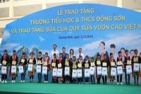 Lễ trao tặng trường tiểu học & THCS Đồng Sơn và 71.330 ly sữa cho trẻ em Tỉnh Quảng Ninh