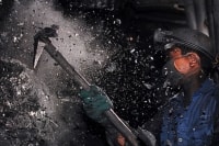 Vì sao tiến độ cổ phần hoá TKV bị chậm?