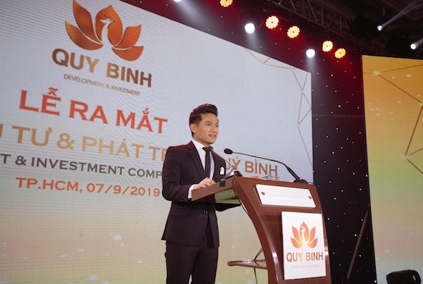Nghệ sĩ Quý Bình tại buổi Lễ ra mắt công ty