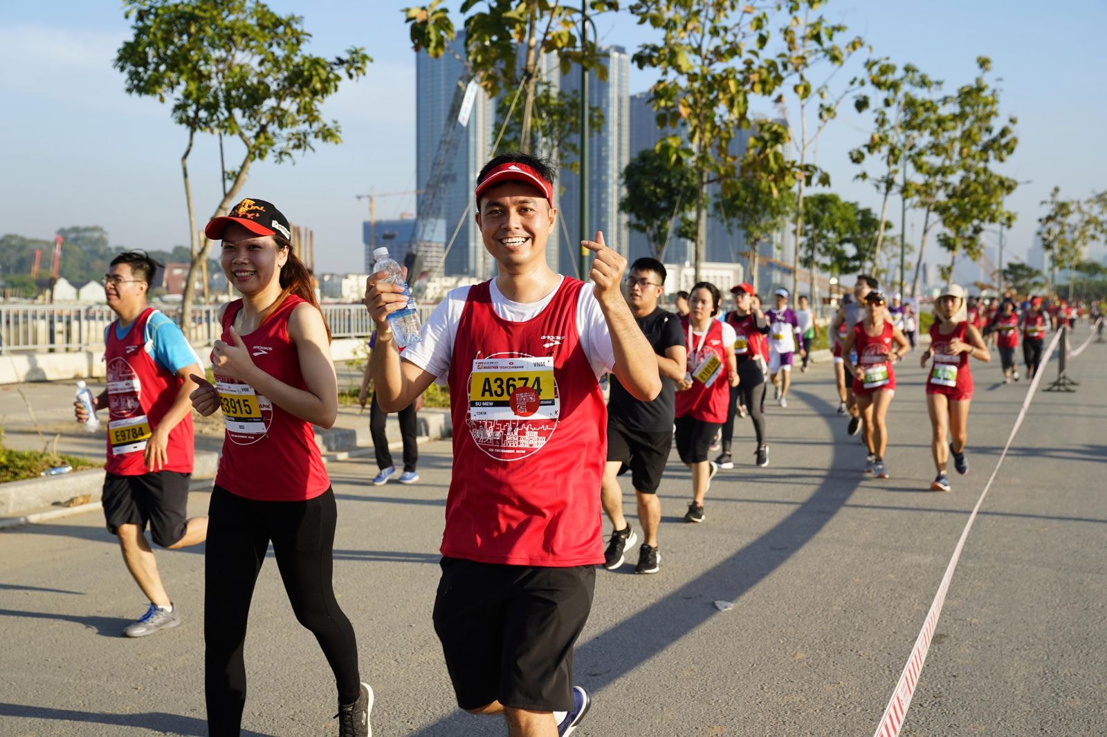 Làng Marathon” đón chào cộng đồng yêu thích thể thao, các gia đình tới tham dự sự kiện đặc biệt này với hàng loạt các hoạt động vui chơi giải trí và trải nghiệm