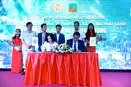 Đại diện Hải Phát Land và Công ty TNHH Hòa Xá ký kết hợp tác dự án Hòa Xá Tower