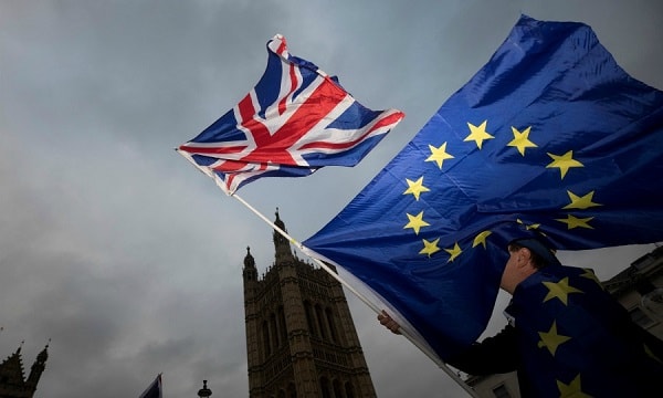 Brexit cứng đang tiếp tục gây ra những thiệt hại nghiêm trọng đến nền kinh tế Anh và EU