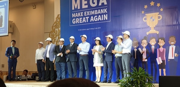 Nỗ lực kiện toàn hoạt động, đưa ngân hàng kinh doanh ổn định, phát triển, Eximbank Eximbank đã vinh dự đạt giải thưởng “Chất lượng thanh toán quốc tế xuất sắc của Wells Fargo” và Giải thưởng Chuyển đổi số Việt Nam 2019 do Hội Truyền thông số Việt Nam (VDCA) tổ chức