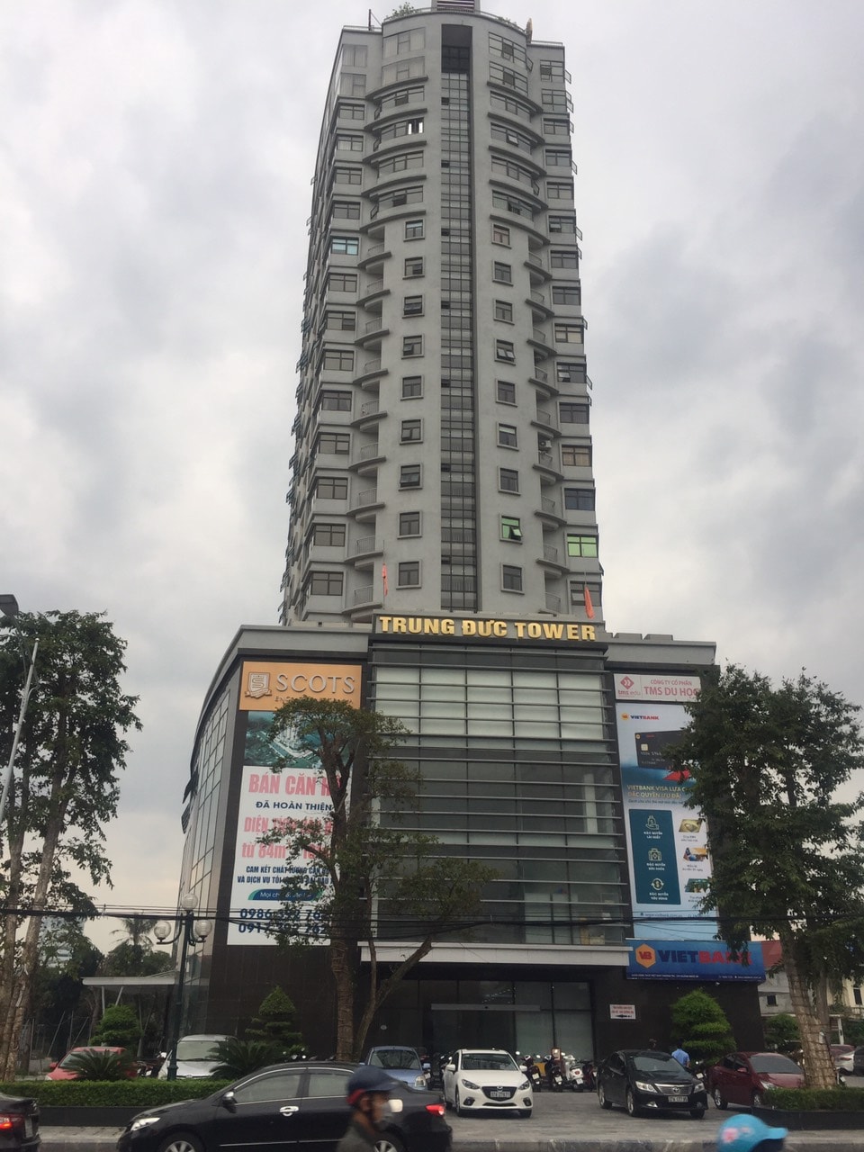 Chung cư cao cấp Trung Đức Tower tại đường Lê Lợi, phường Lê Lợi, Tp Vinh do Cty CP xây dựng Trung Đức làm chủ đầu tư thi công vượt tầng, chưa đảm bảo an toàn những vẫn “lùa” cư dân vào ở 