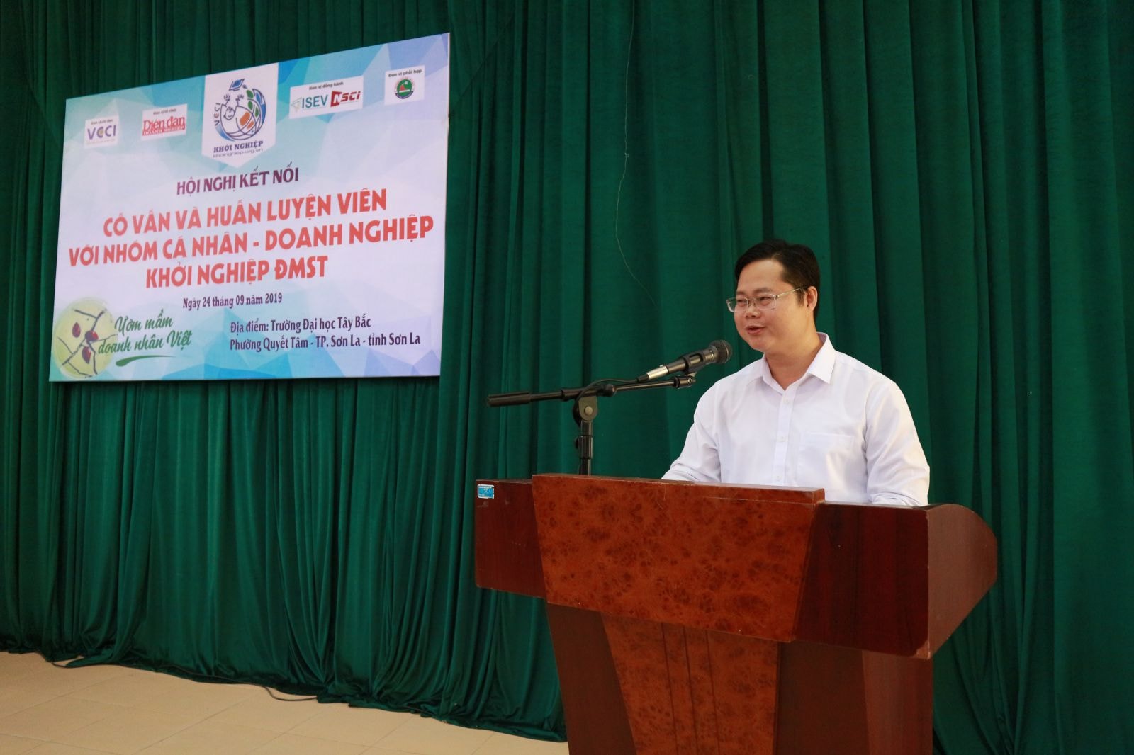 TS. Hoàng Xuân Trọng - Phó Trưởng khoa Kinh tế, Trường Đại học Tây Bắc