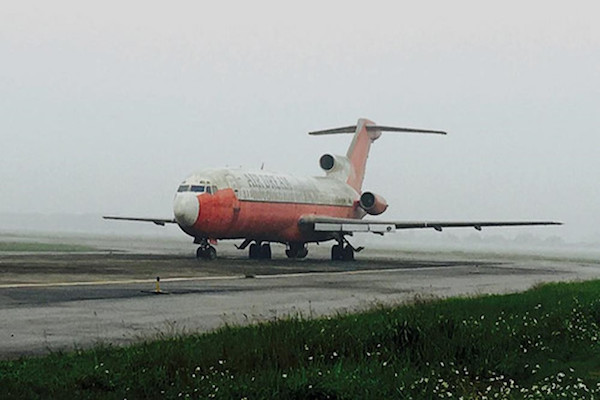 Máy bay Boeing 727 bỏ quên tại sân bay Nội Bài hơn 12 năm vẫn chưa có cách xử lý. Ảnh: Cục Hàng không.