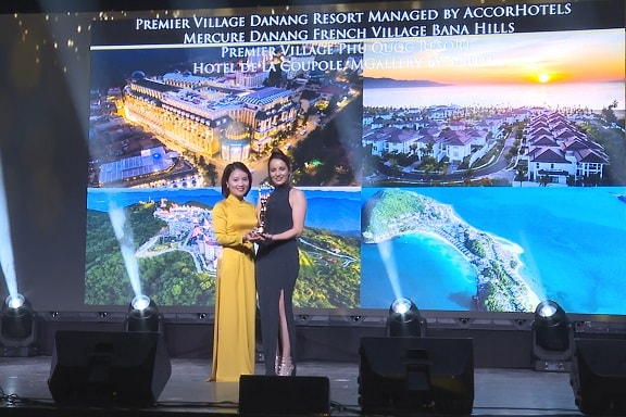 Đại diện Sun Group nhận giải thưởng WLHA 2019