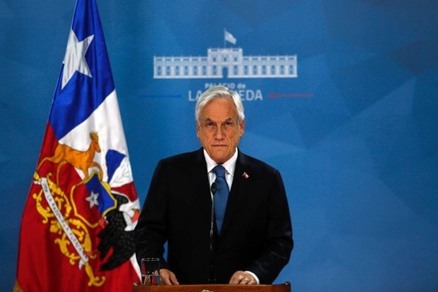 Tổng thống Chile Sebastián Piñera tuyên bố hủy đăng cai APEC 2019 và COP25