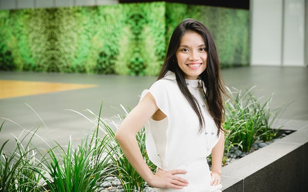 Vân Đinh Hồng Vũ – CEO Elsa speak.
