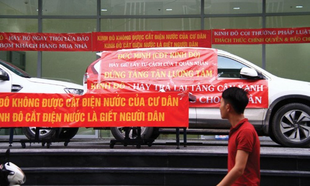 Pháp luật không khuyến khích việc một nhóm cá nhân cố tình tỏ ra không hài lòng để rồi kích động người dân phản đối, bởi hành động này dễ bị xem là hành vi gây rối trật tự công cộng.