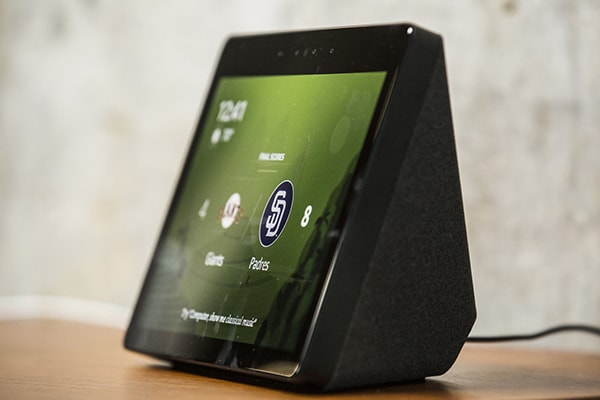 Loa thông minh Amazon Echo Show 5 của Amazon tồn tại lỗ hổng mà hacker có thể lợi dụng chiếm quyền kiểm soát.