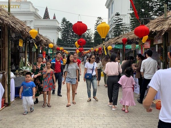 Hàng năm, Hôi chợ thu hút đông đảo các tỉnh, thành phố trong cả nước tham dự quảng bá, giới thiệu đặc sản địa phương (đến năm 2018 có 53 tỉnh tham dự, trong đó một số tỉnh, thành phố tổ chức khu gian hàng có quy mô lớn như: Thành phố Hồ Chí Minh, Bình Định, Đồng Nai, Quảng Bình, Quảng Ninh, Huế…). Sau khi kết thúc mỗi kỳ hội chợ, hơn 90% doanh nghiệp mong muốn tiếp tục tham gia kỳ hội chợ tiếp theo. Ngoài ra, hội chợ còn có gian hàng của Đại sứ quán một số nước quảng bá giới thiệu sản phẩm, văn hóa, du lịch các nước. 