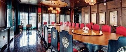 … Hay những căn phòng rộng rãi, yên tĩnh để “tụ tập bí mật” cùng bạn bè, tổ chức các bữa tiệc sinh nhật hoặc các buổi gặp mặt đối tác, cuộc hội họp có lượng người lớn. 